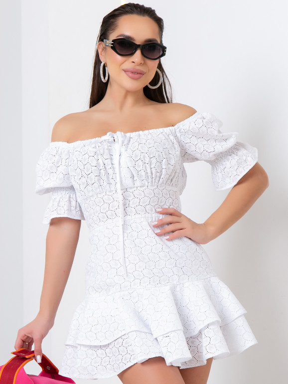 Платье из шитья с воланами цвет белый